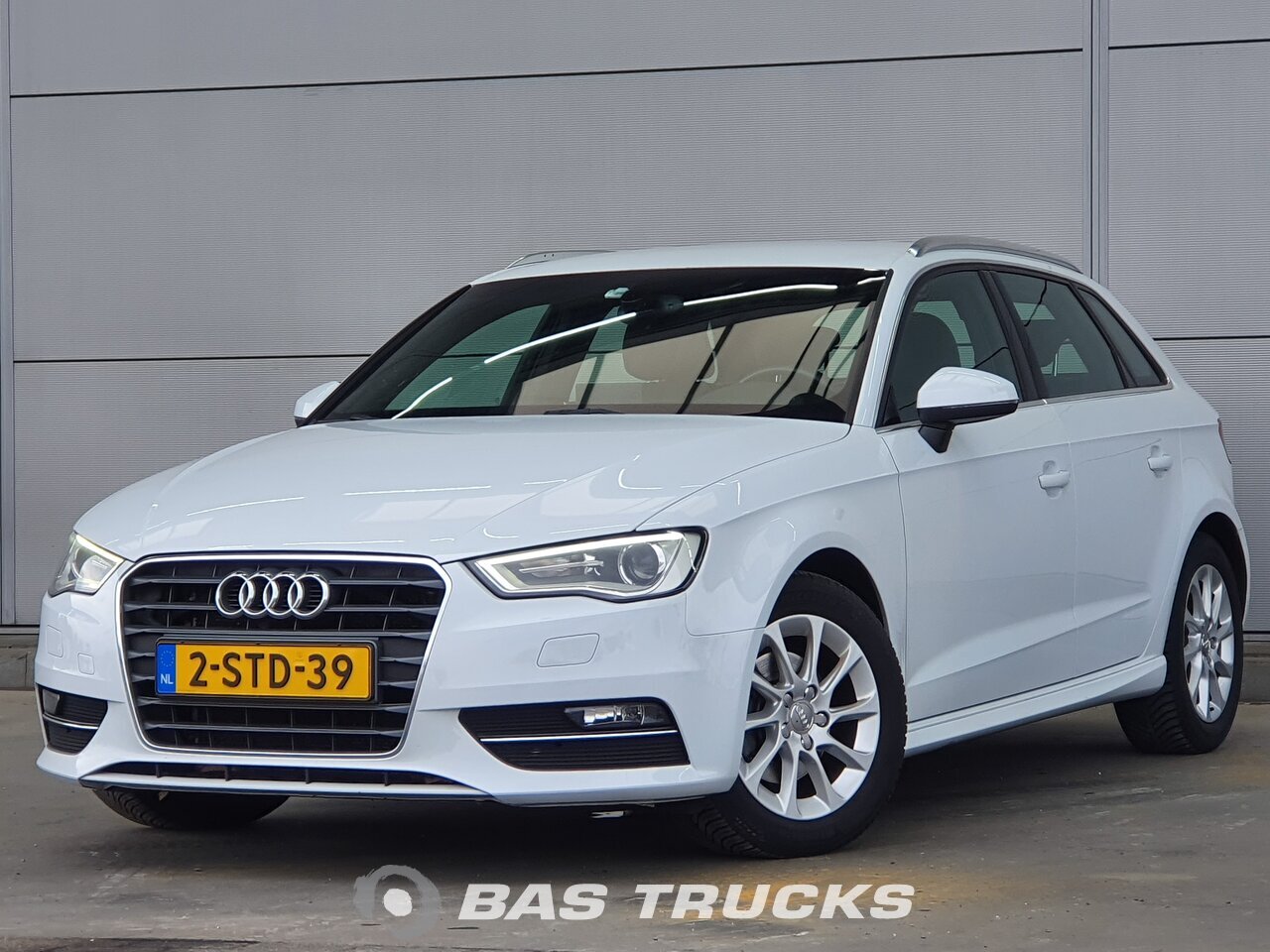 Audi A3 1 6 Tdi 2013 Hetchbek Avtomobil Bas Trucks