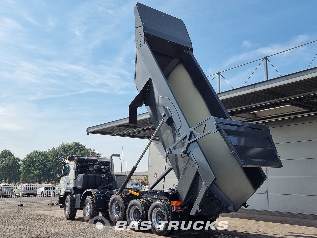 Volvo FMX 460 10X4 Pusher 55T payload Big-Axle 33m3 Euro 6 TIPPER –  Machitruck online marketplace