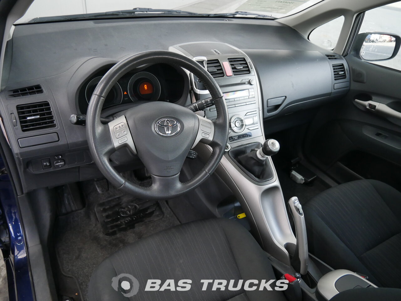 Toyota Auris 2 0 D 4d Sol 08 Hatchback Car Bas Trucks