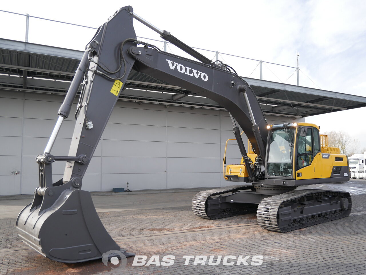 Volvo ec300 dl