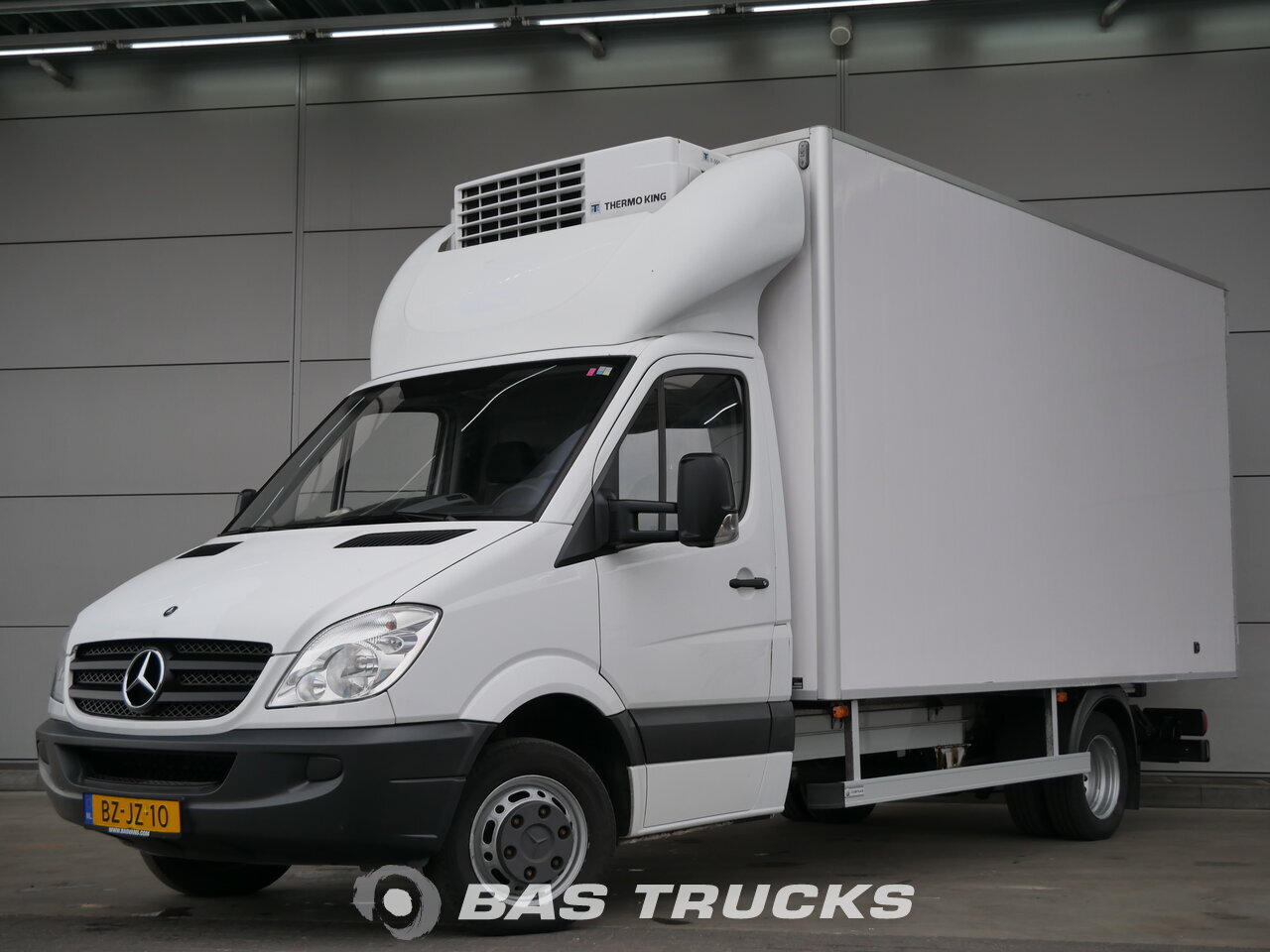 Mercedes Benz Sprinter 2011 будка