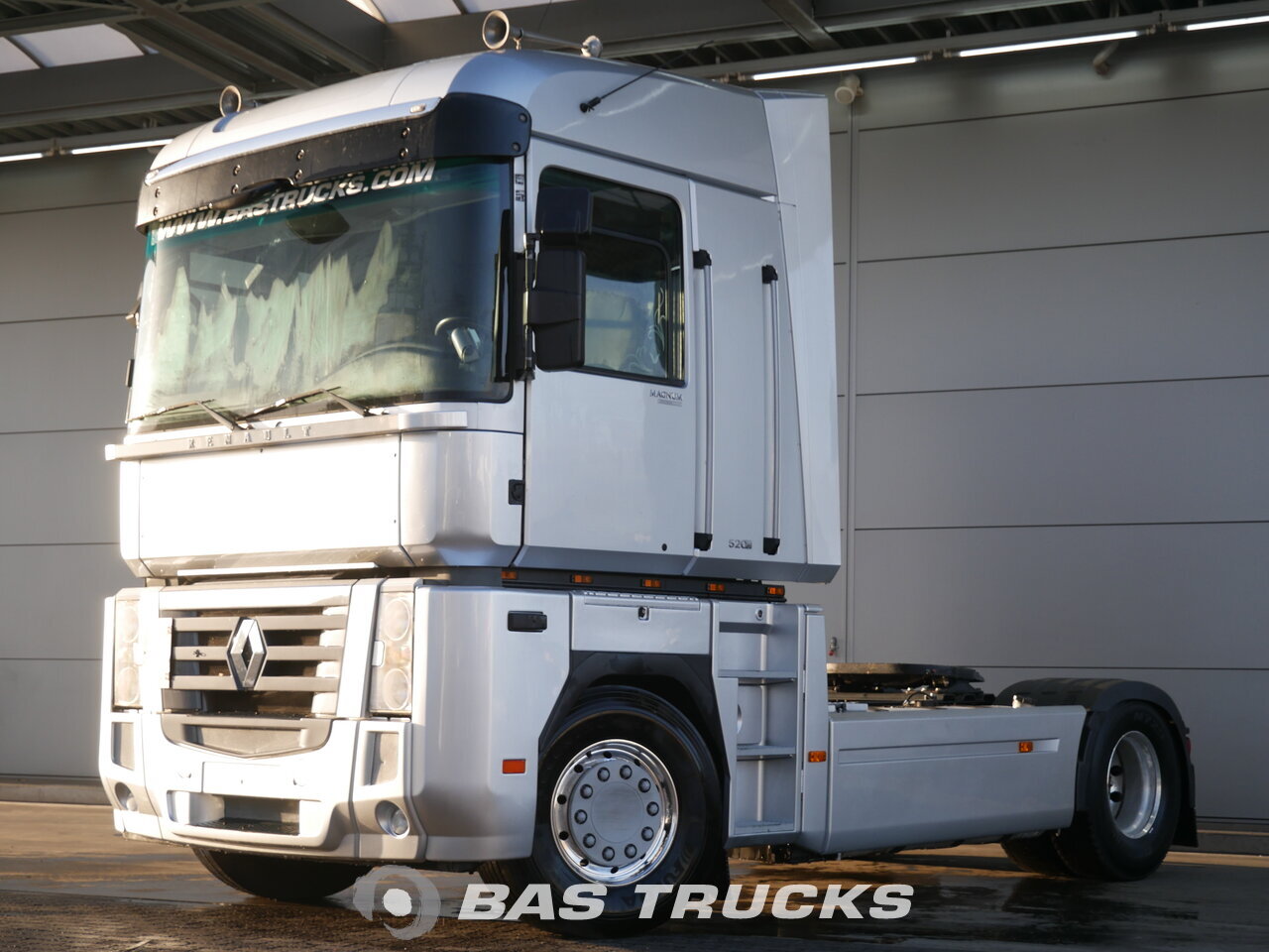 Renault magnum premium